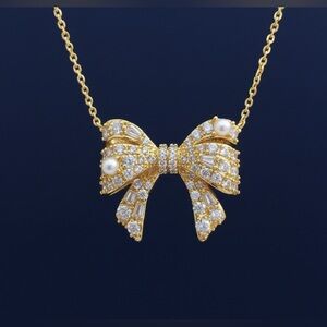 Kendra Scott Krista Gold Bow Short Pendant Necklace in White Mix